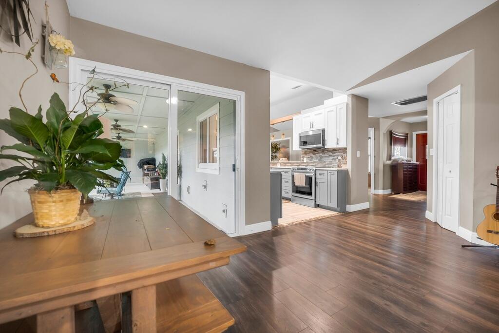 GREENVIEW SHORES 1 OF WELLINGTON - Residential