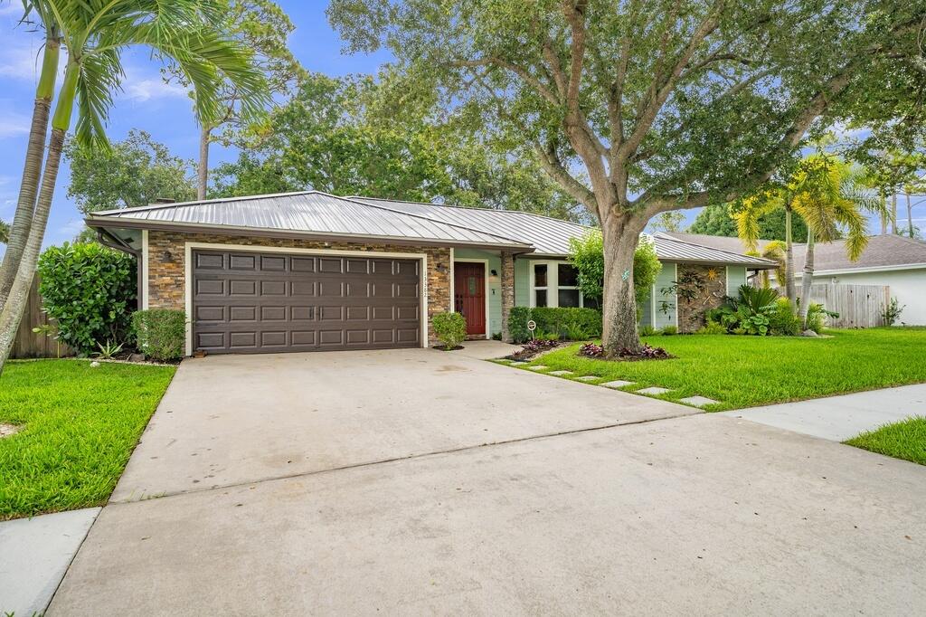 GREENVIEW SHORES 1 OF WELLINGTON - Residential