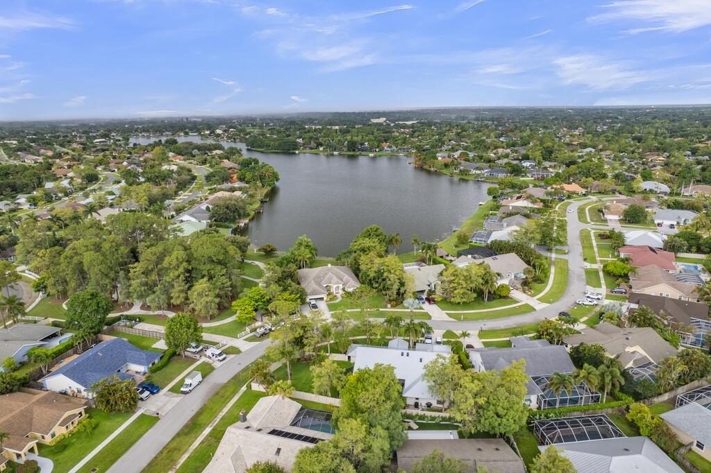 GREENVIEW SHORES 1 OF WELLINGTON - Residential