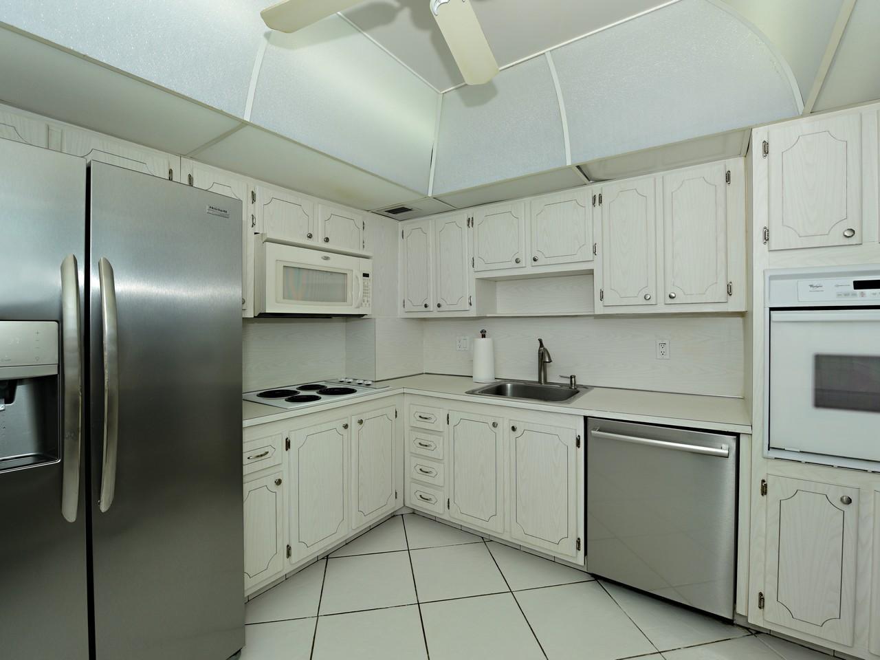 PATRICIAN OF PALM BEACH CONDO - Residential Lease