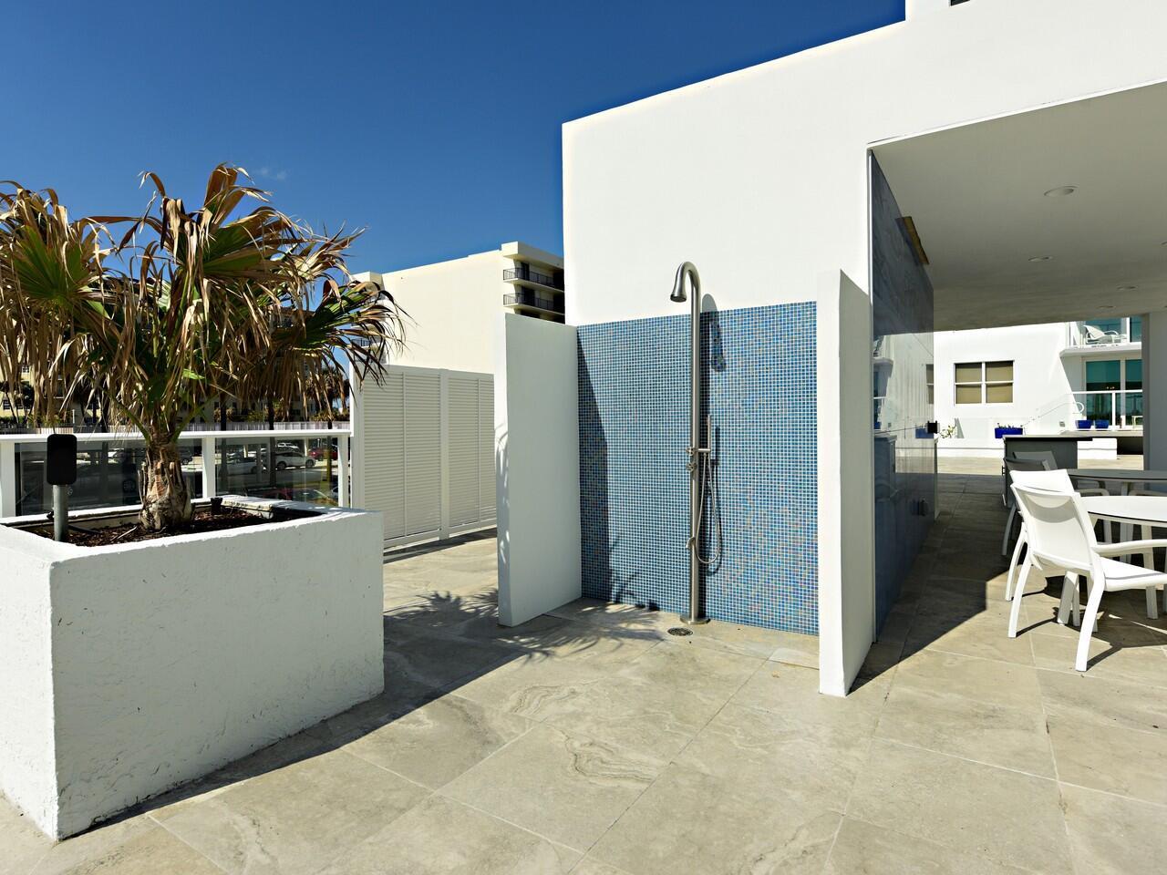 PATRICIAN OF PALM BEACH CONDO - Residential Lease
