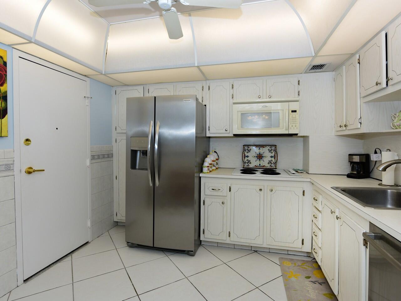 PATRICIAN OF PALM BEACH CONDO - Residential Lease