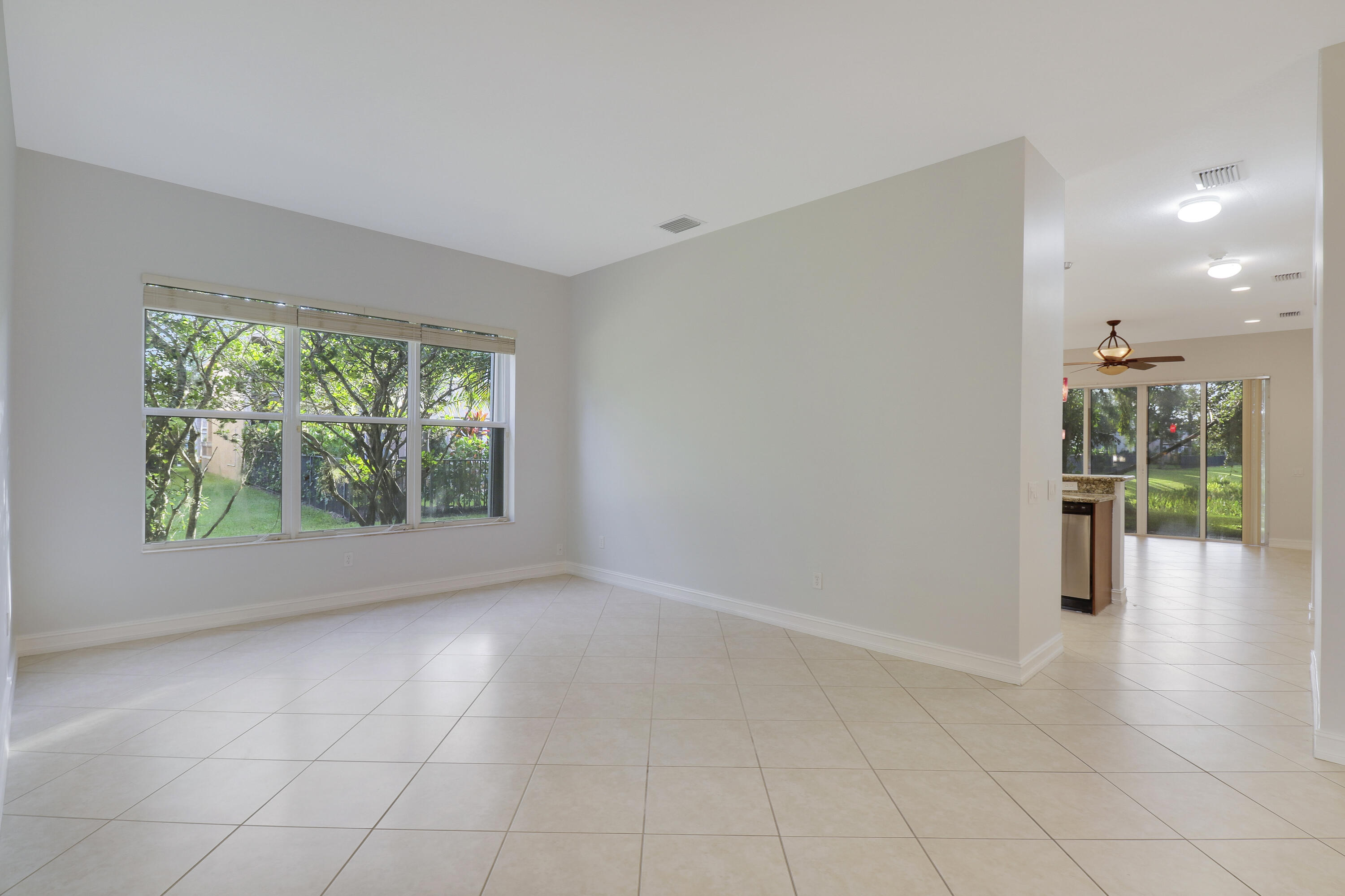 CANYON ISLES 1 - Residential Lease