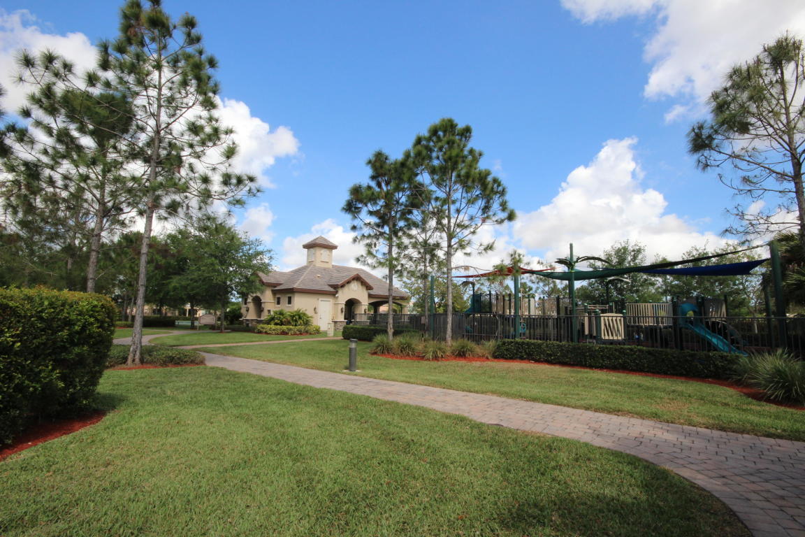 CANYON ISLES 1 - Residential Lease