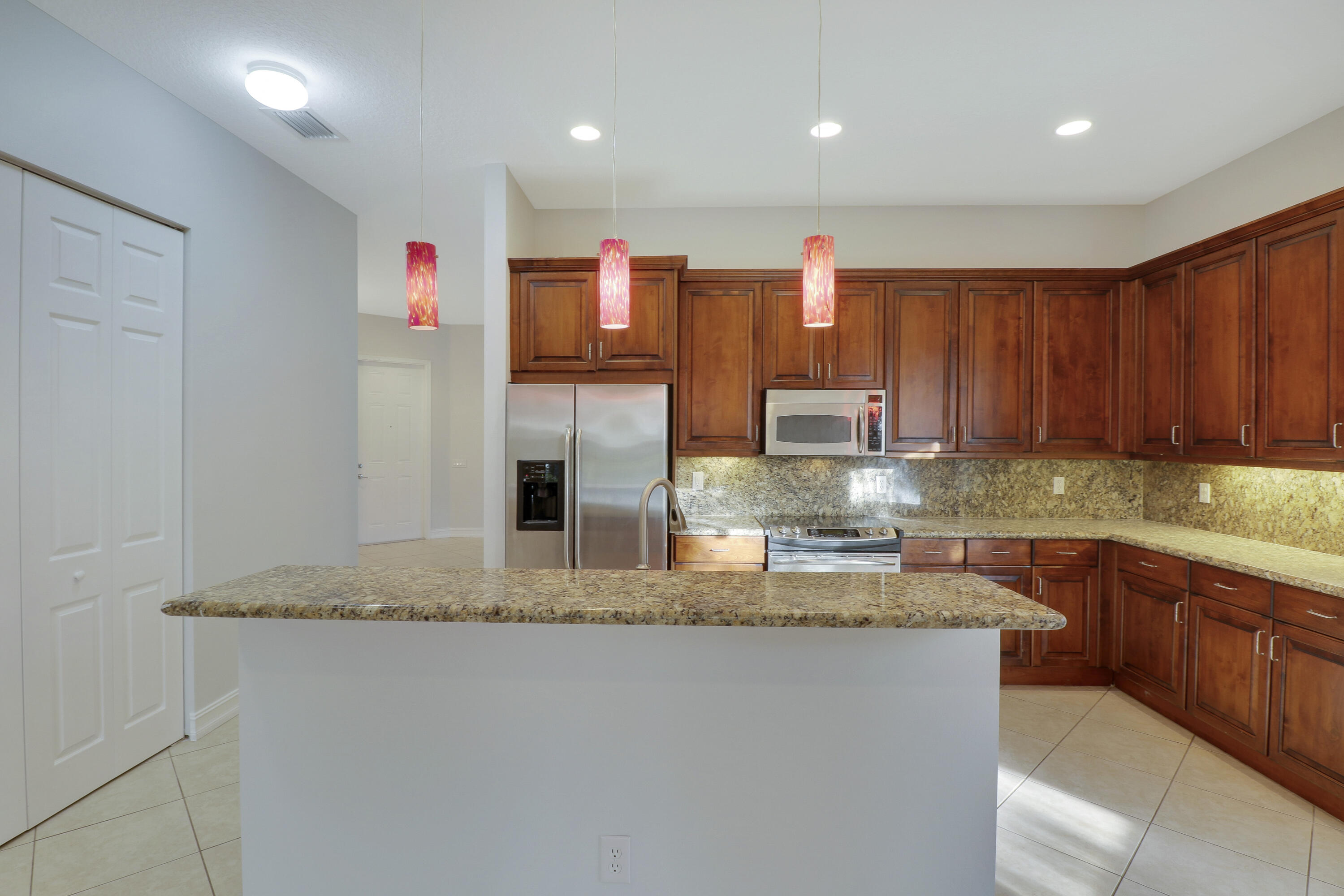 CANYON ISLES 1 - Residential Lease