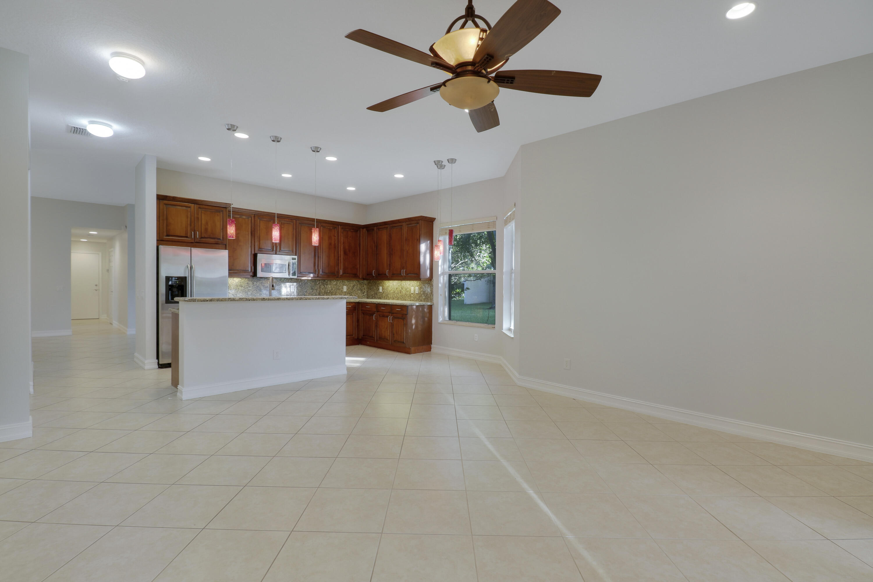 CANYON ISLES 1 - Residential Lease