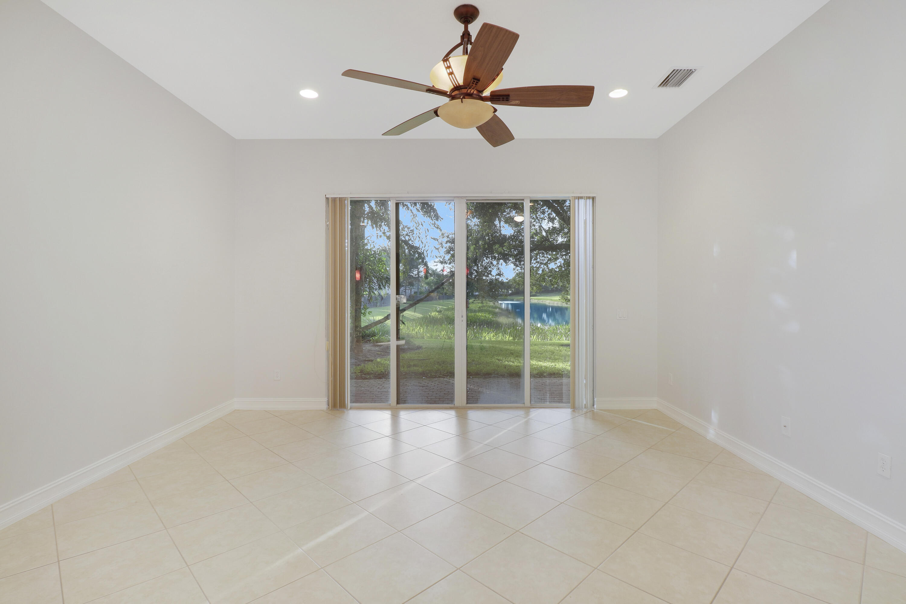 CANYON ISLES 1 - Residential Lease