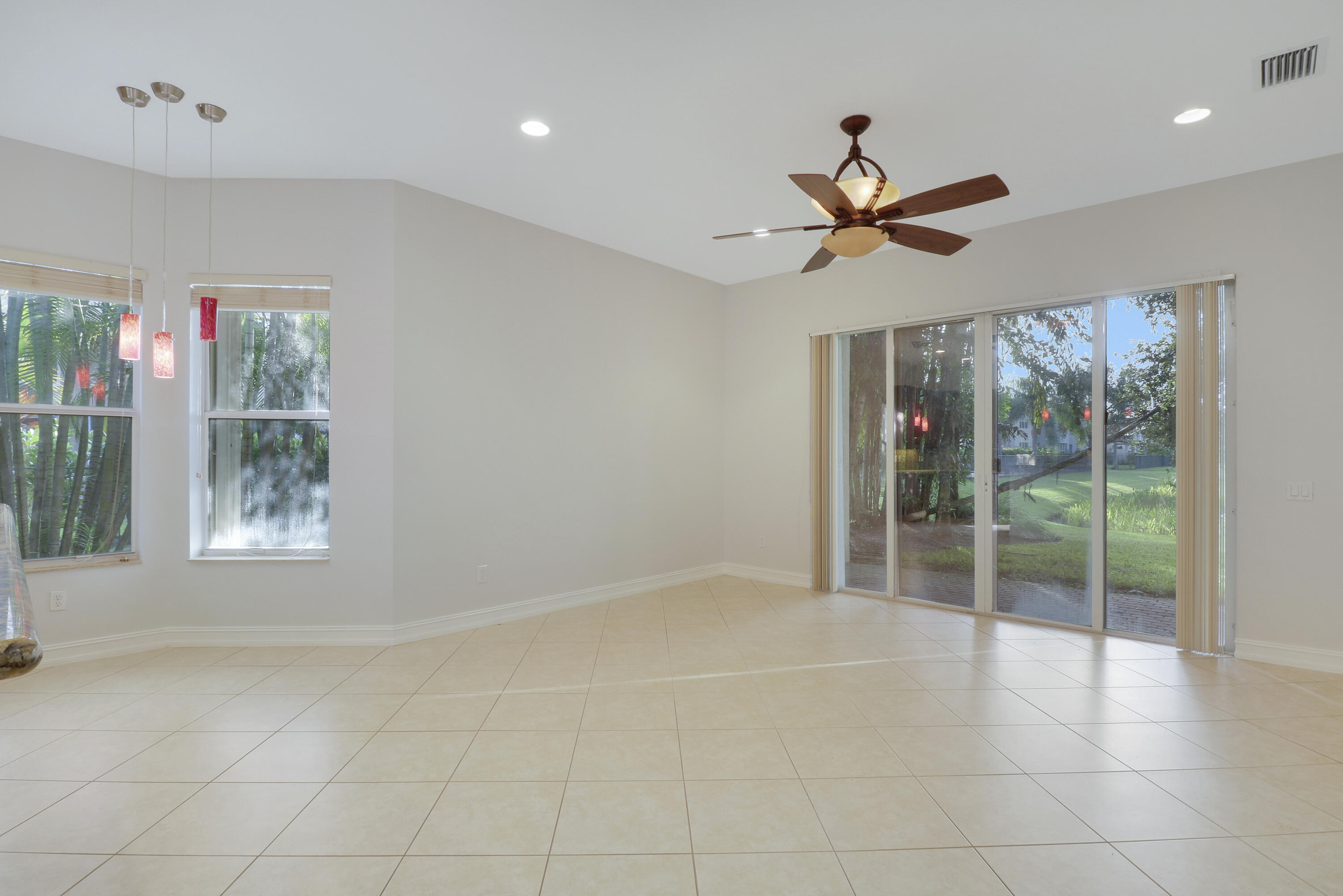 CANYON ISLES 1 - Residential Lease