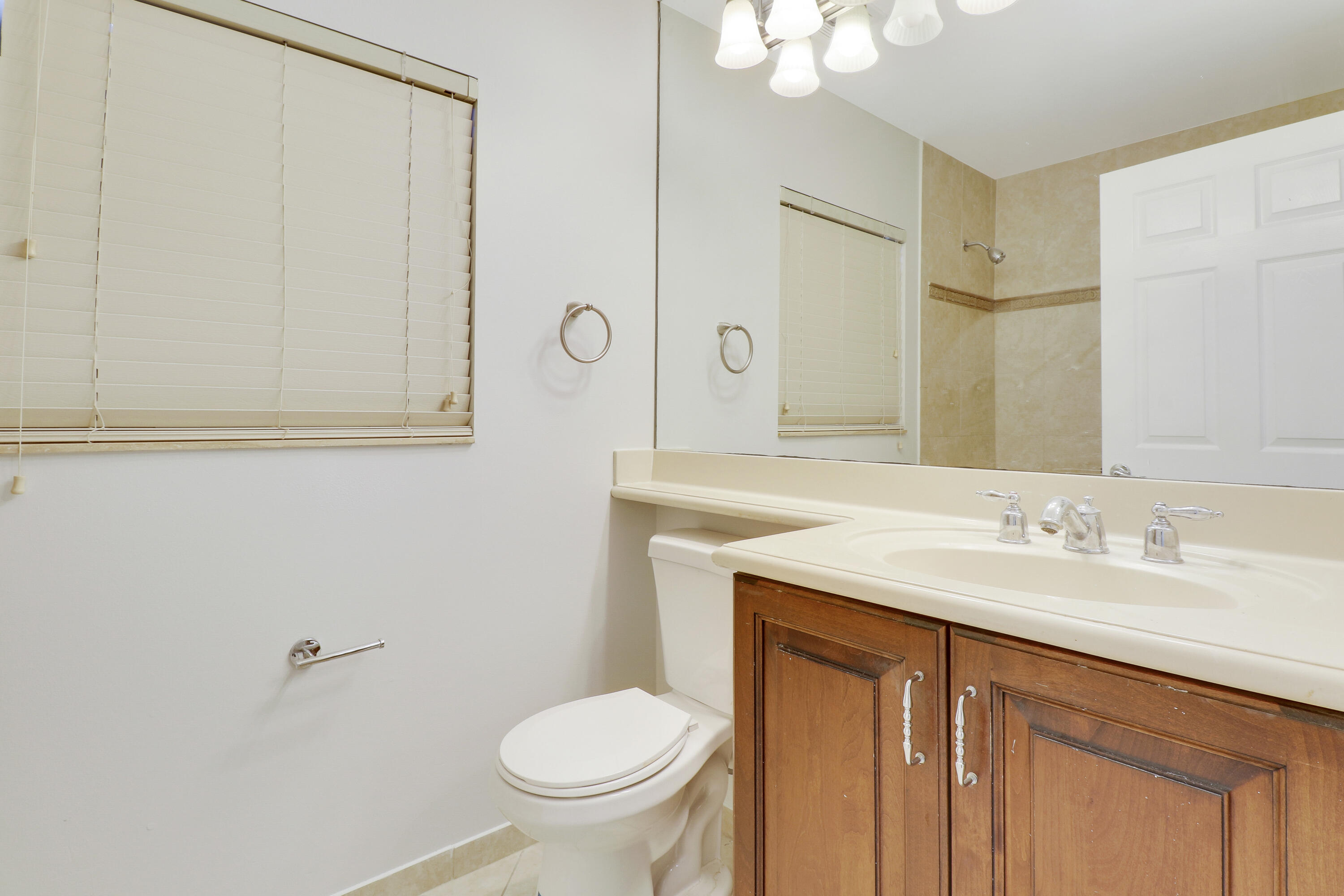 CANYON ISLES 1 - Residential Lease