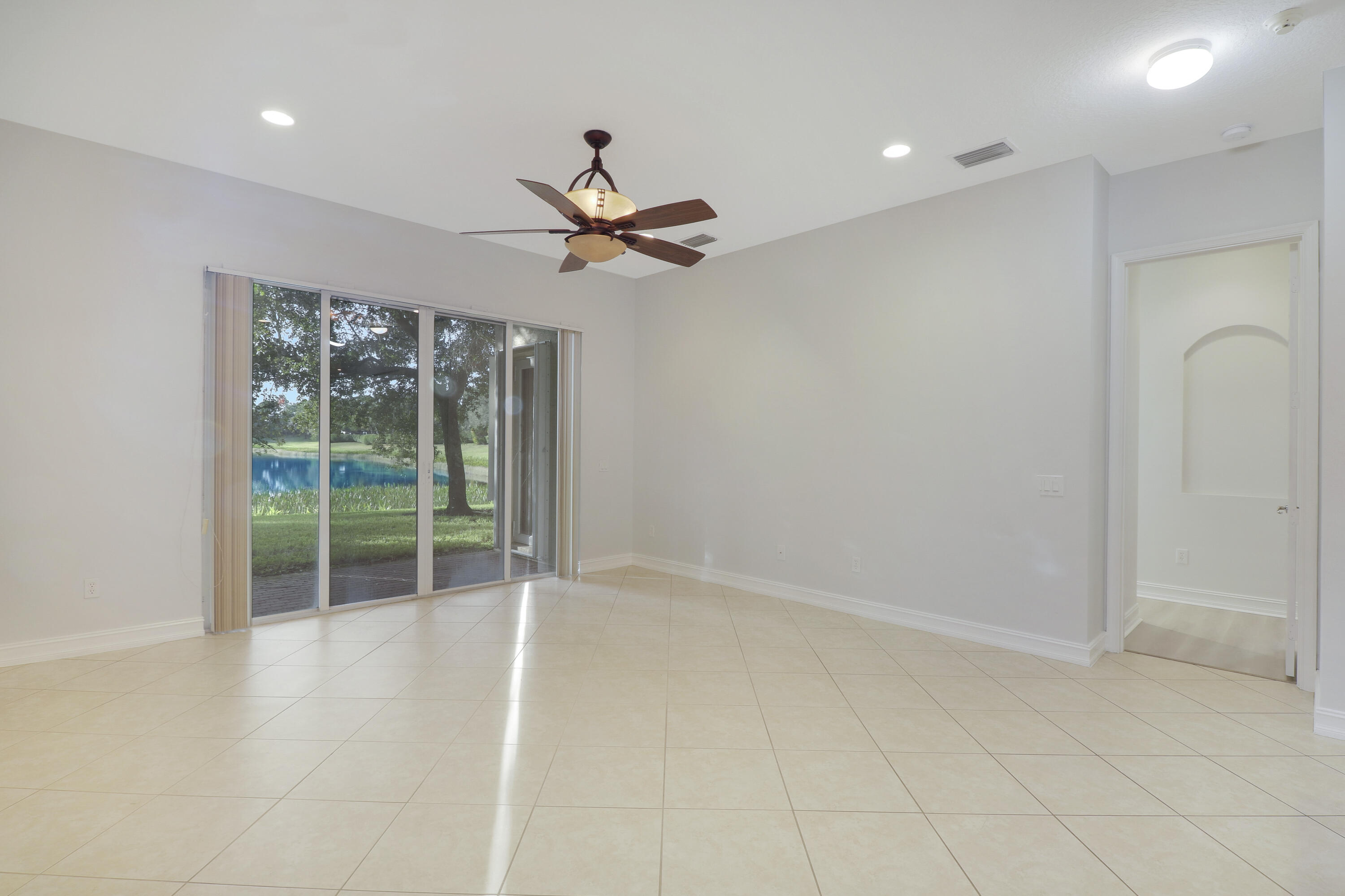 CANYON ISLES 1 - Residential Lease