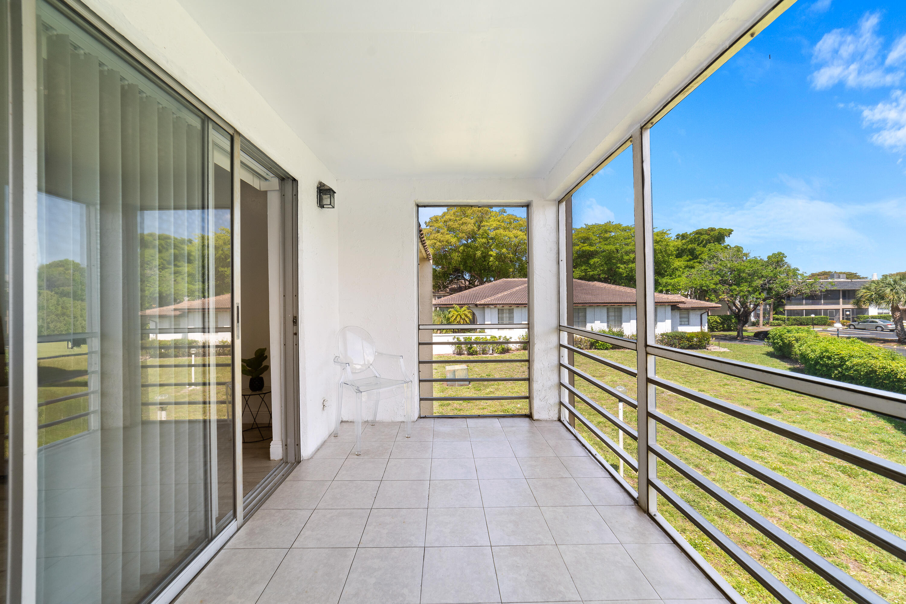 CORAL GARDENS CONDO - Residential