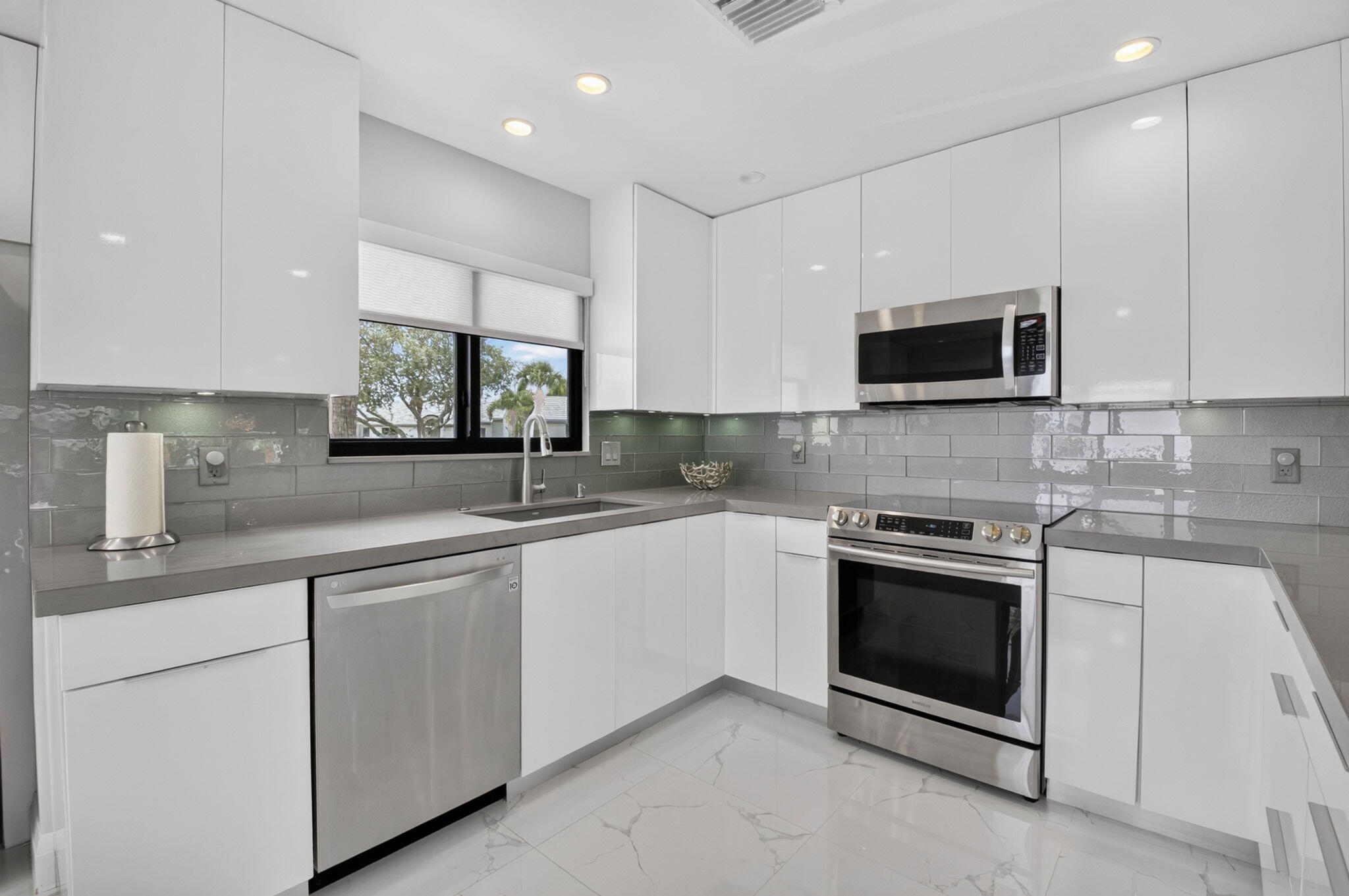 GLENEAGLES CONDO I - Residential