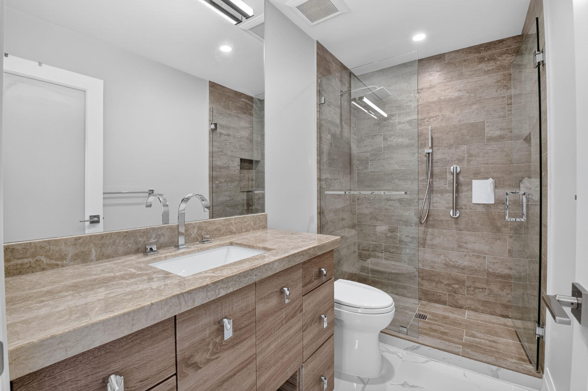 GLENEAGLES CONDO I - Residential