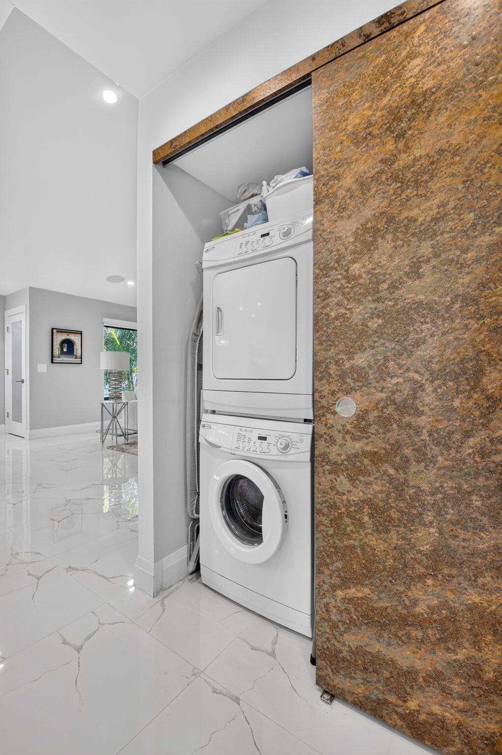 GLENEAGLES CONDO I - Residential