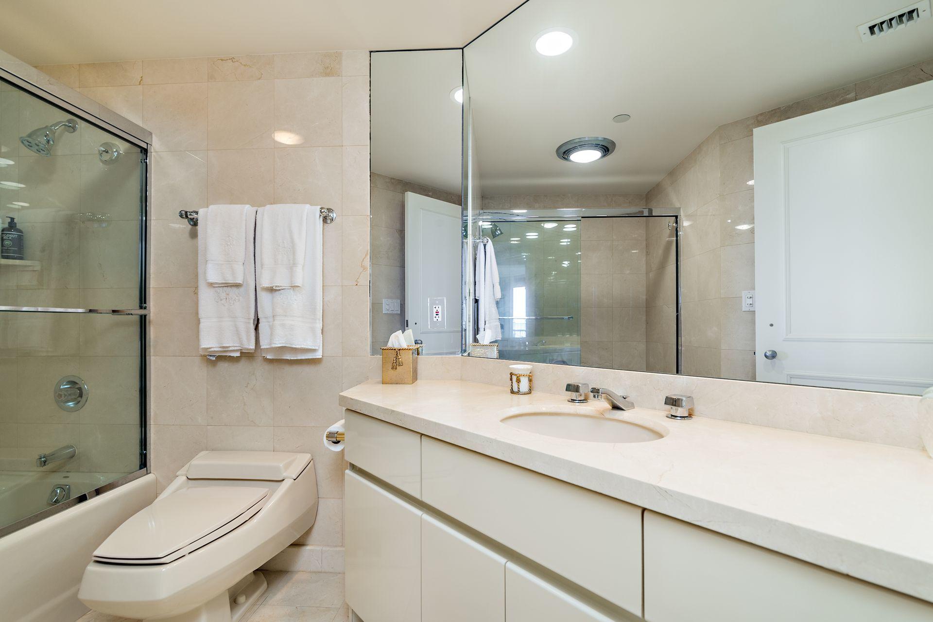 TWENTY SEVEN SEVENTY SOUTH OCEAN BLVD - Residential