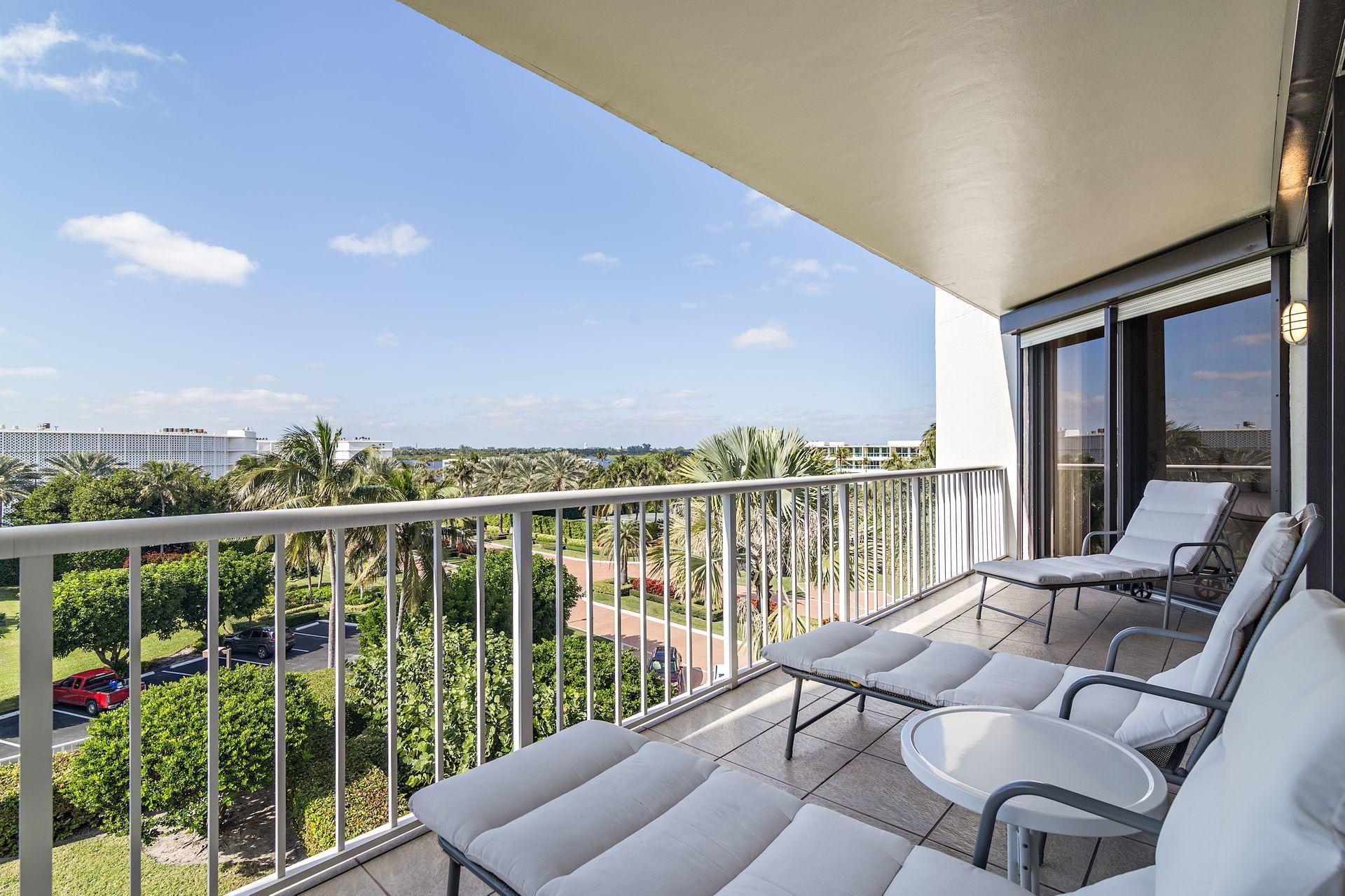 TWENTY SEVEN SEVENTY SOUTH OCEAN BLVD - Residential