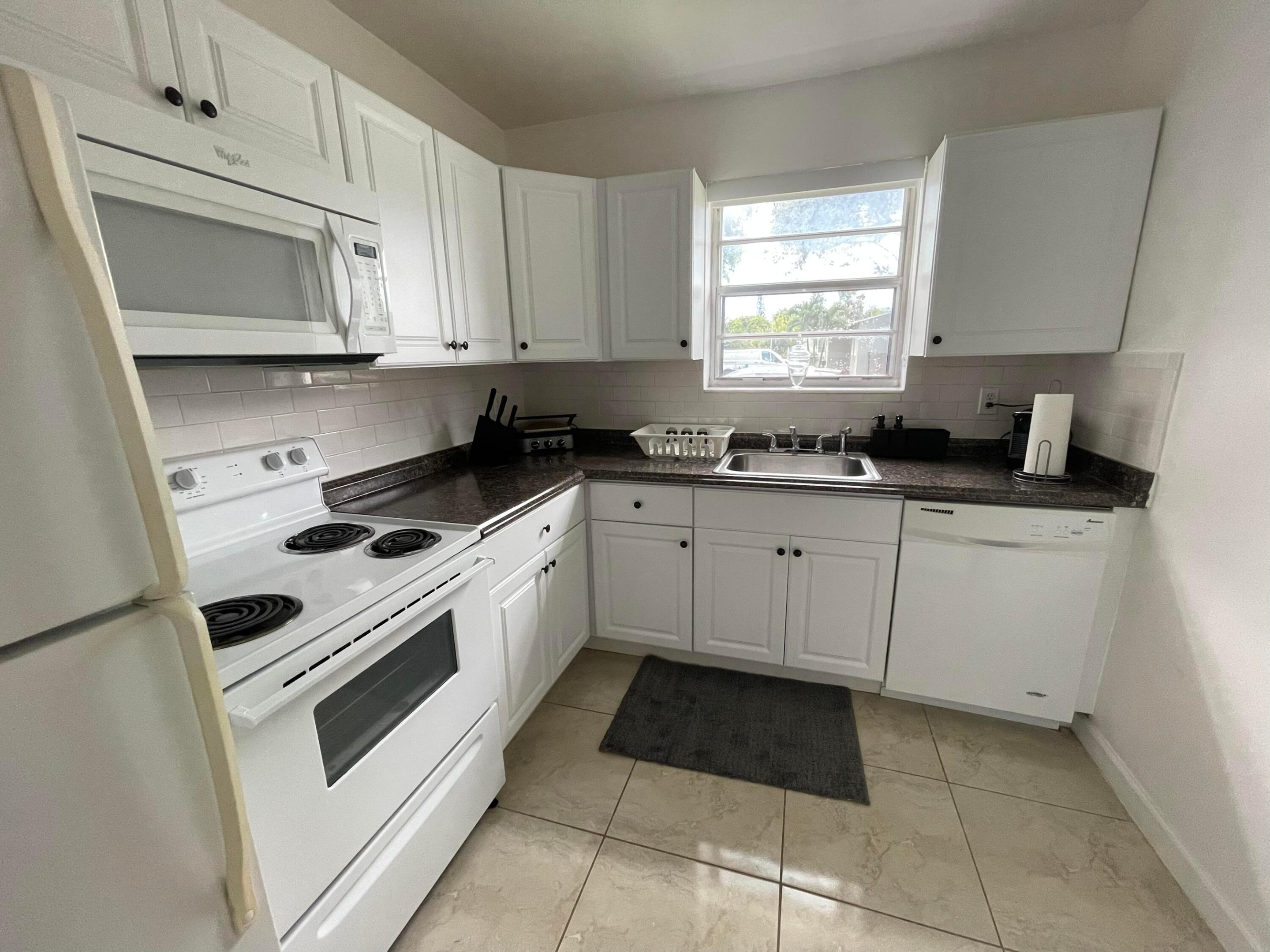 SUNSET TRAILS NO 5 - Residential Lease