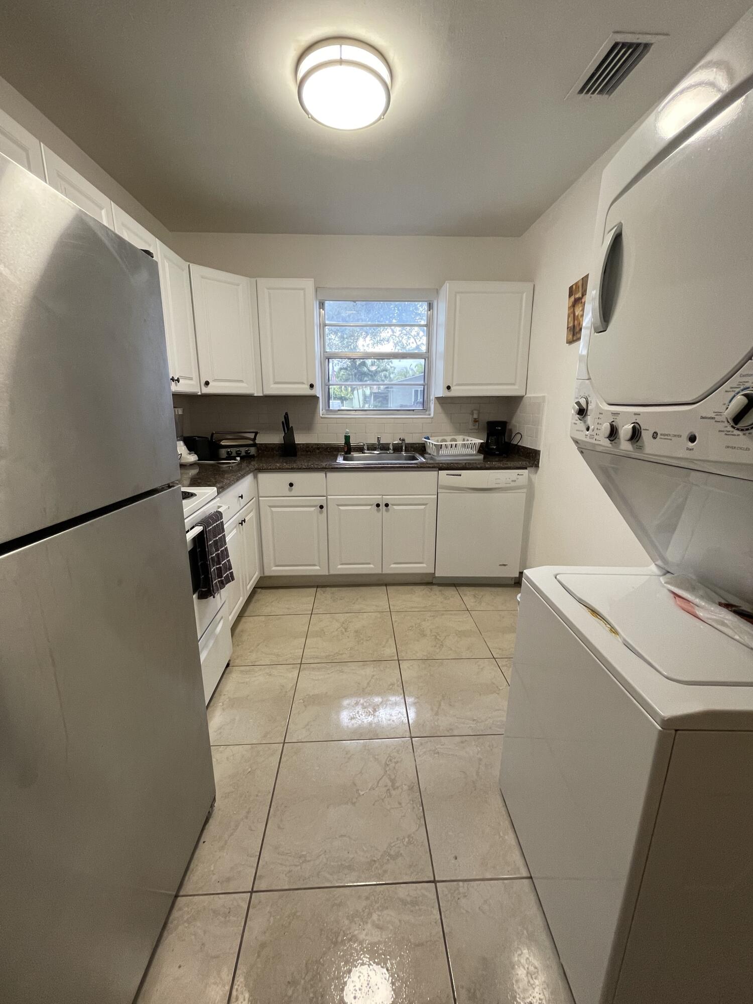SUNSET TRAILS NO 5 - Residential Lease