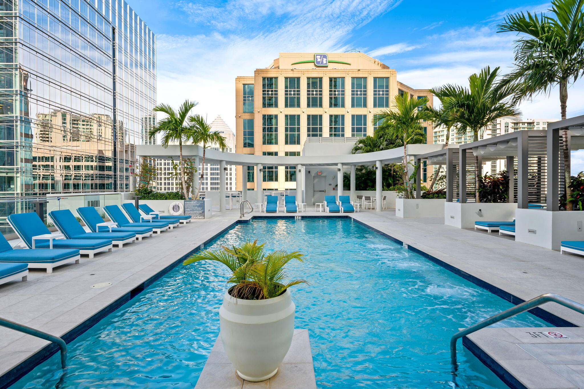 100 LAS OLAS CONDO - Residential