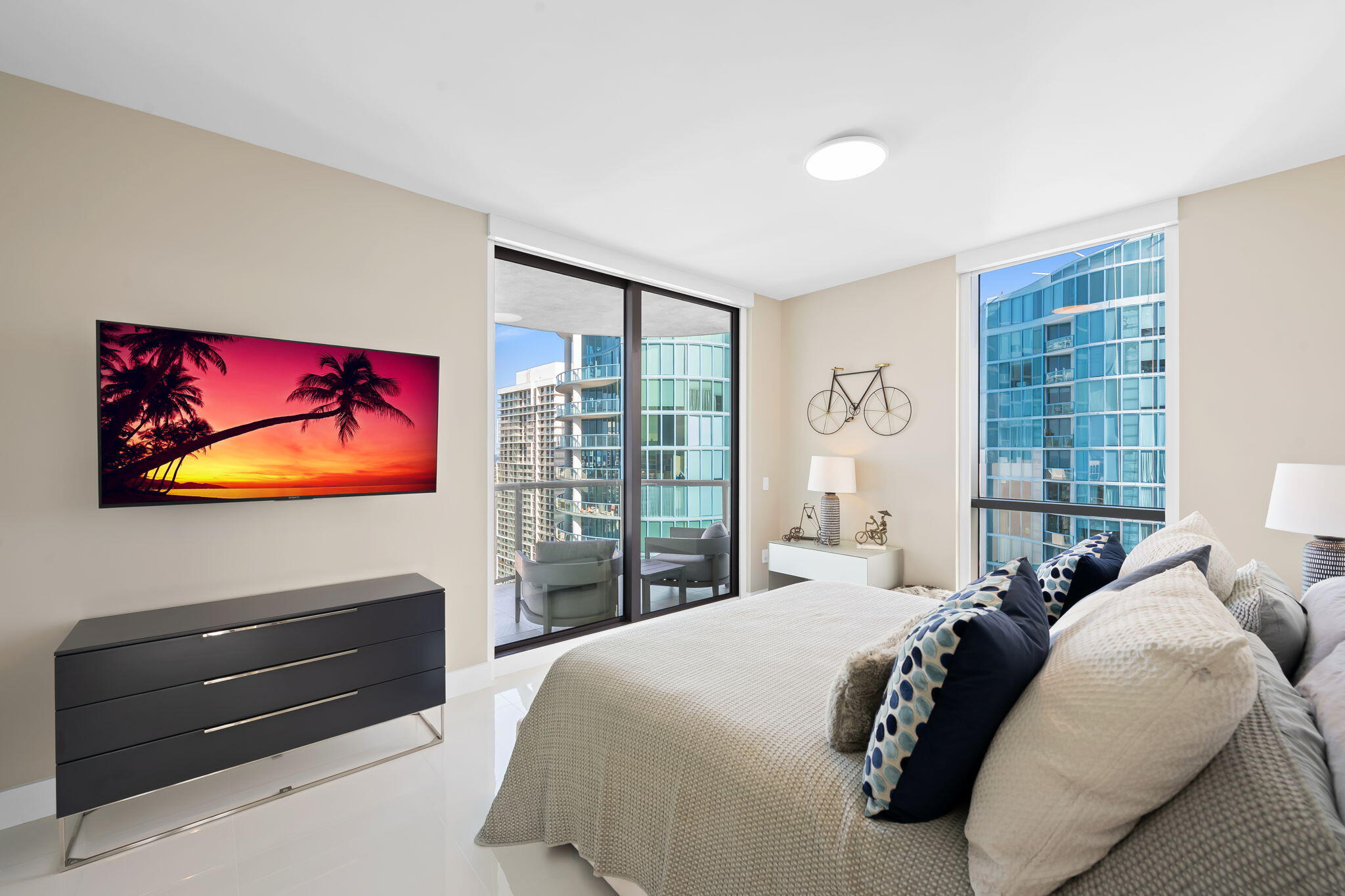 100 LAS OLAS CONDO - Residential