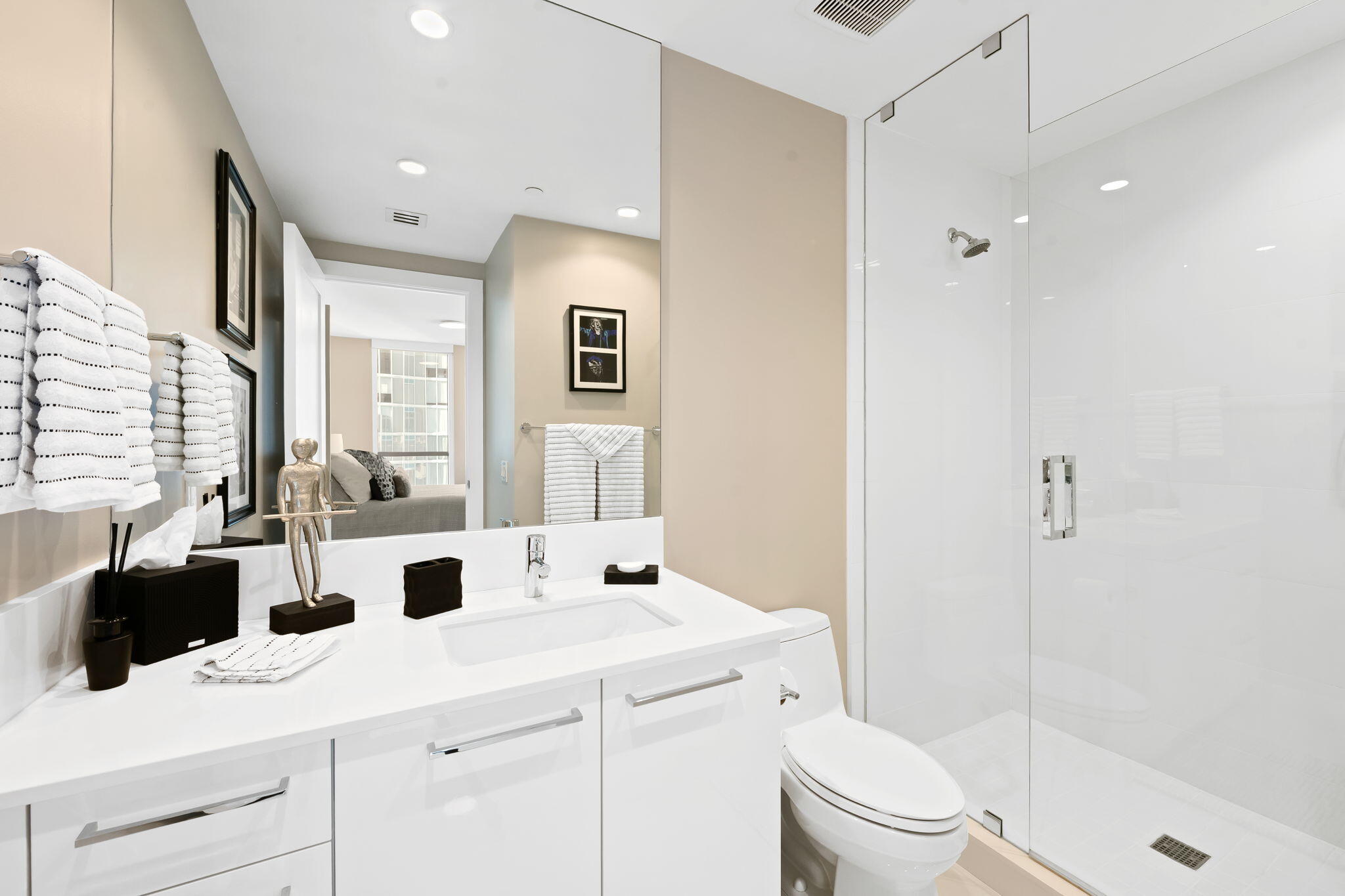 100 LAS OLAS CONDO - Residential