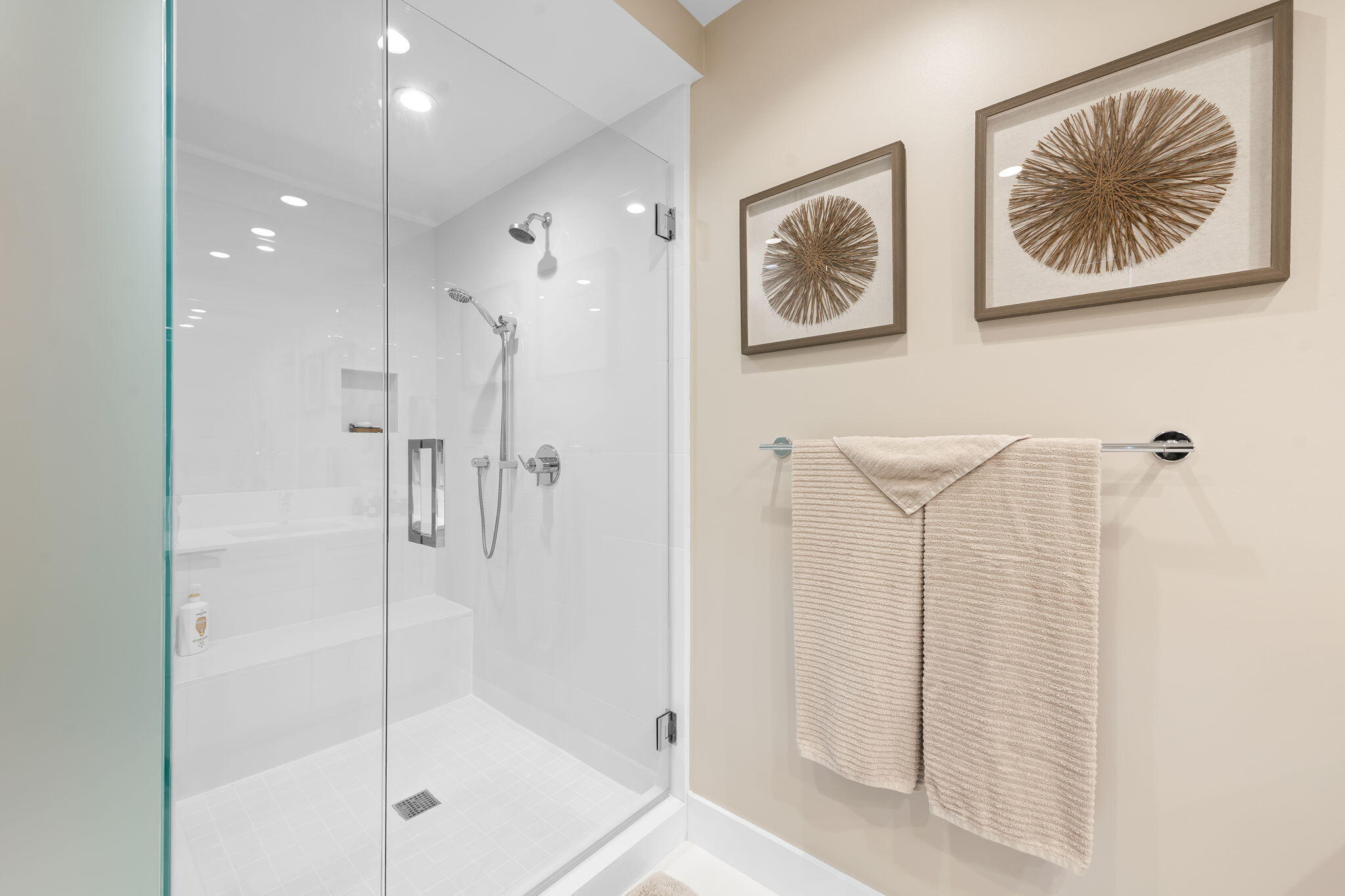 100 LAS OLAS CONDO - Residential