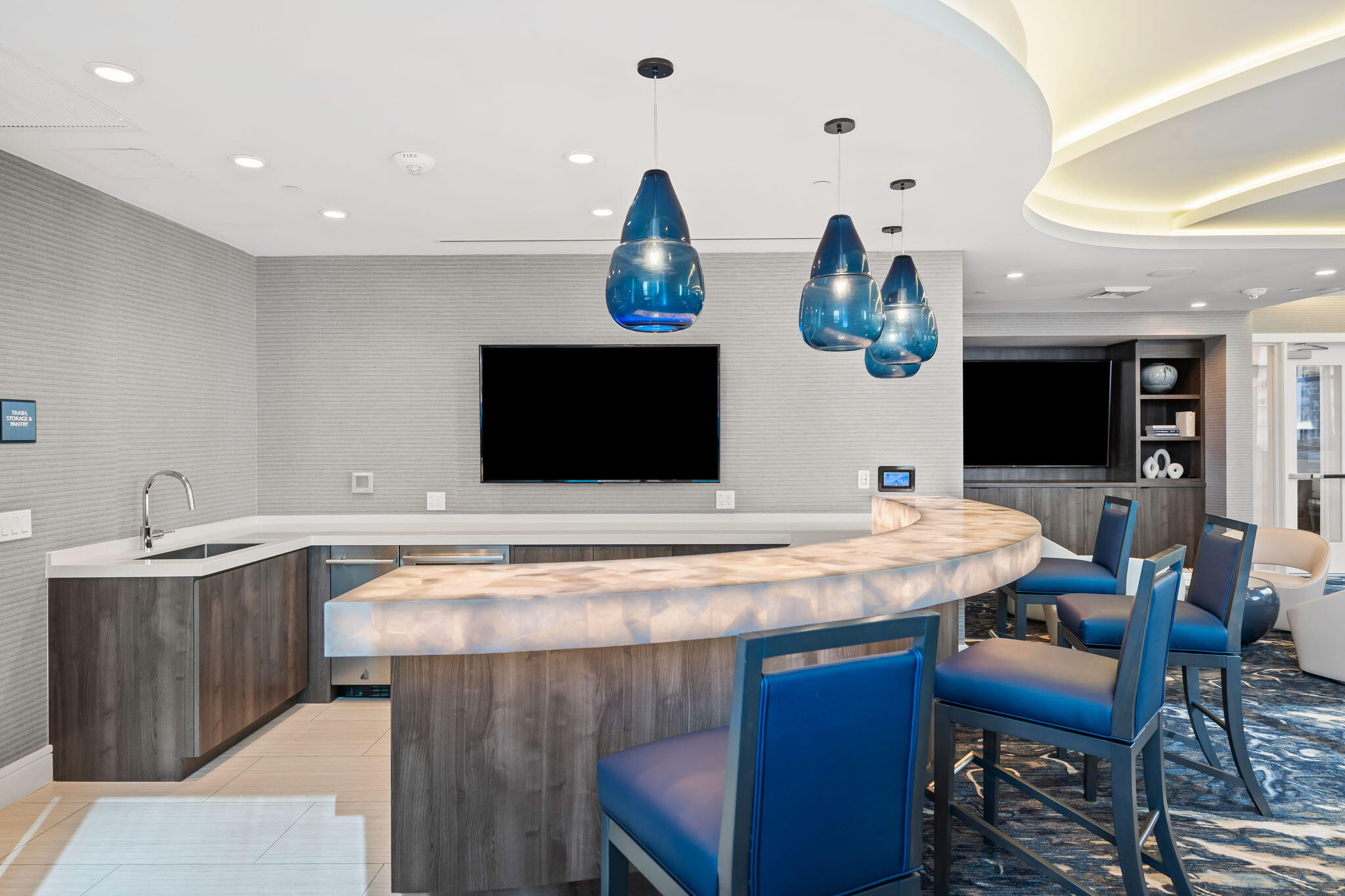 100 LAS OLAS CONDO - Residential
