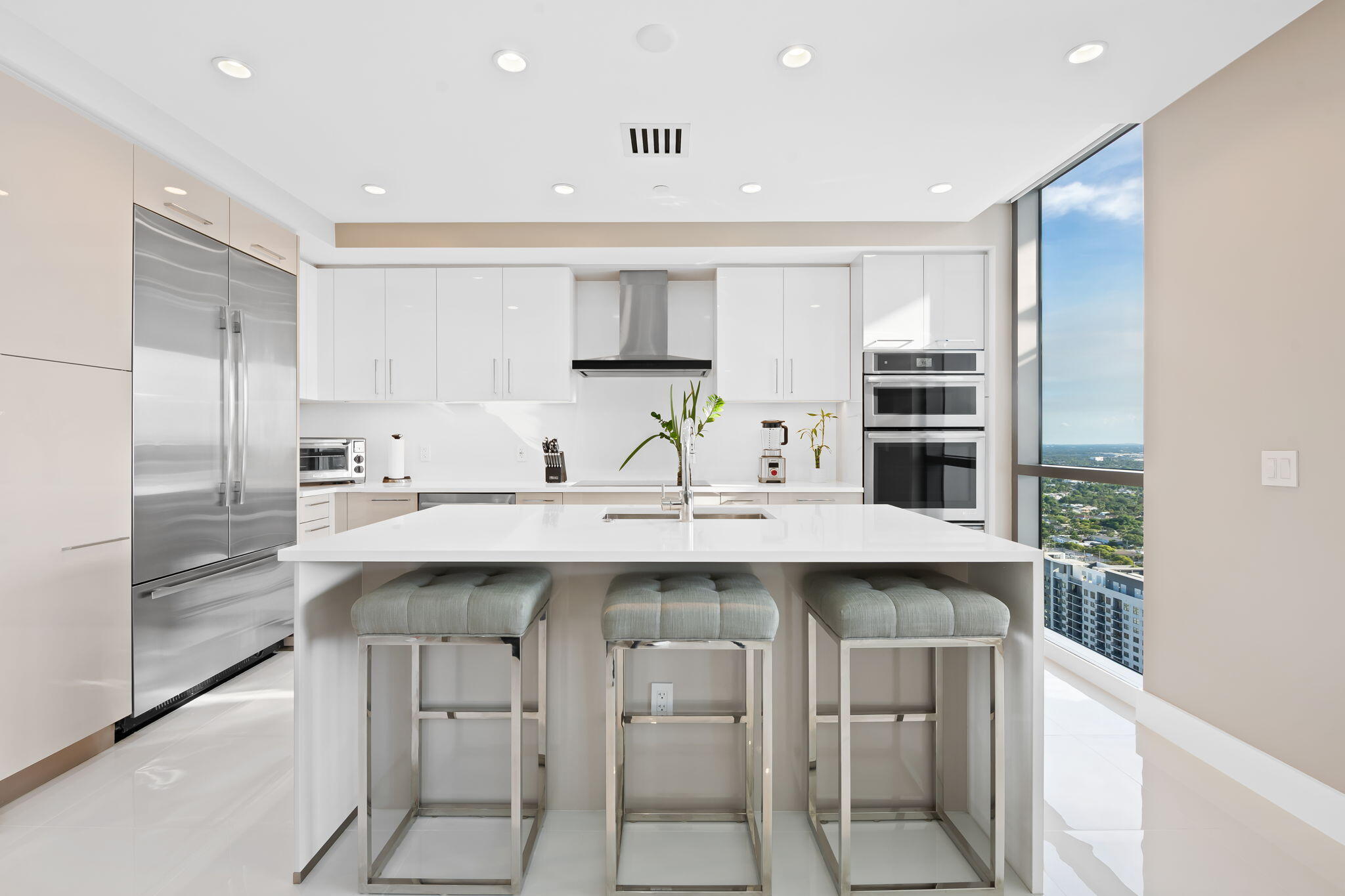 100 LAS OLAS CONDO - Residential