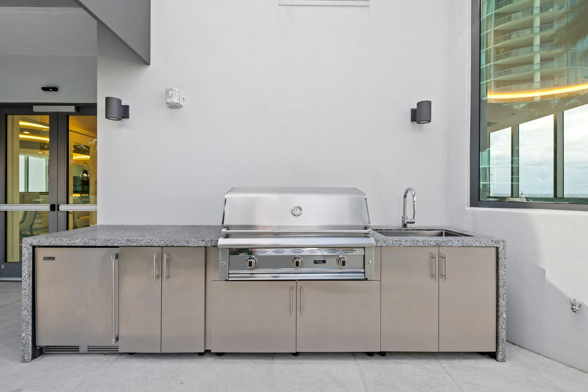 100 LAS OLAS CONDO - Residential