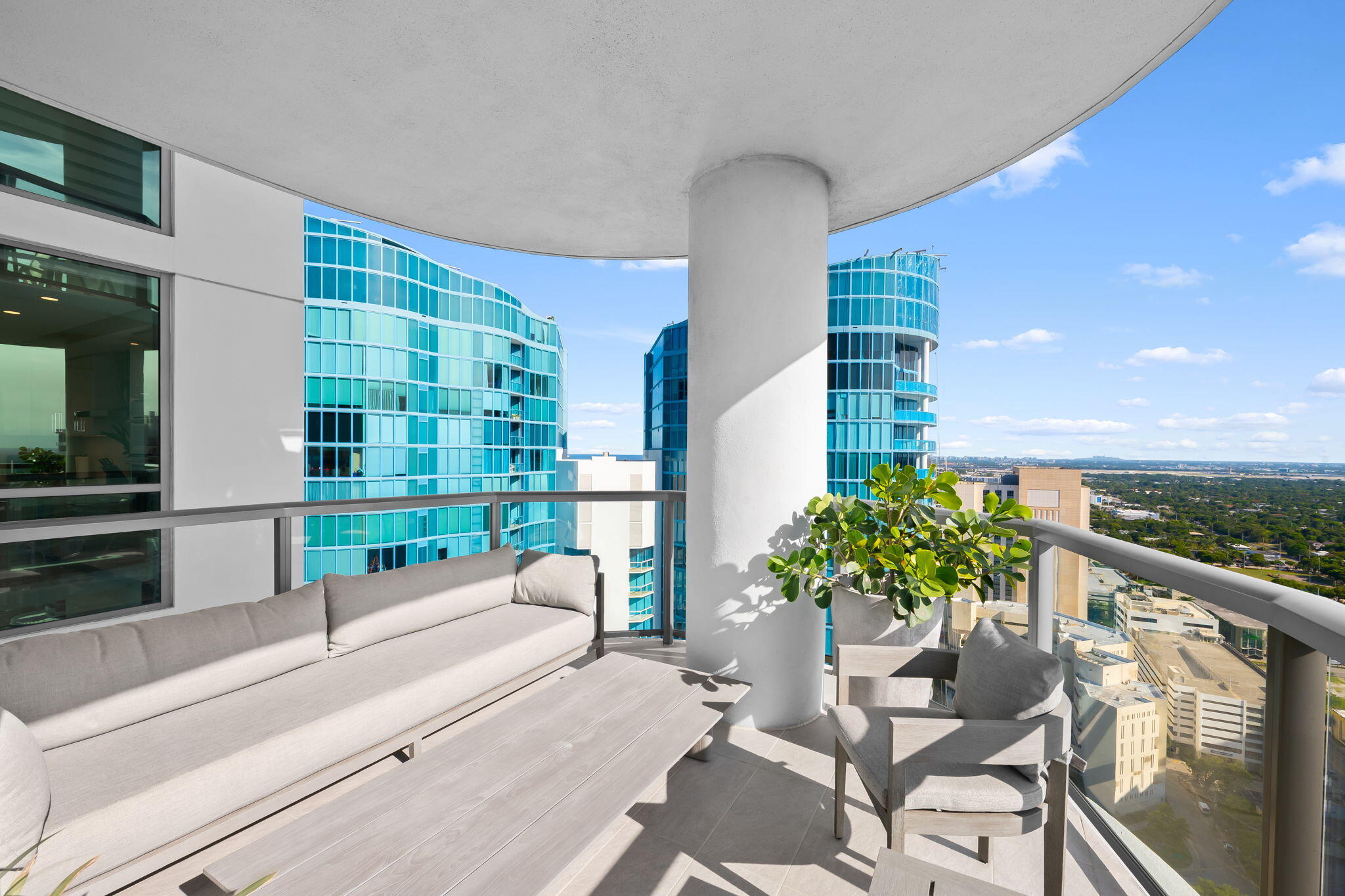 100 LAS OLAS CONDO - Residential