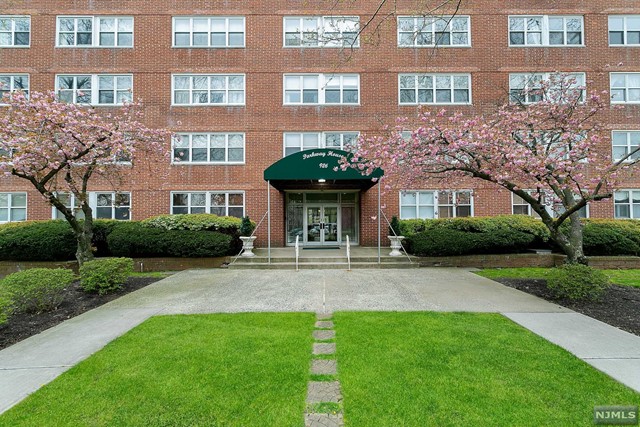 Welcome to the Parkway House! This Light-filled spacious 1-bedroom; 1-bath NY style co-op has everything you are looking for. This unit has it all starting with a spacious open floor plan, renovated bath. Entry foyer leads to an open Living/Dining combo drenched with natural light. Large master bedroom with walk-in closet plus another closet. Great storage throughout this unit. Beautiful parquet flooring throughout. The Parkway House in the heart of Glen Ridge is a full-service building with doorman, porter, and live-in super for 24-hour maintenance and a commuter's dream with NYC bus at front door and Glen Ridge train a block away. Close to local shops, restaurants, as well as downtown Glen Ridge & Montclair. Highly rated Glen Ridge schools. Building offers garden/picnic area & BBQ Grill to enjoy year-round. Laundry & garbage chute on each floor. Additional storage in the basement. Exclusive use of shareholder's room for extra relaxing, parties and fun.