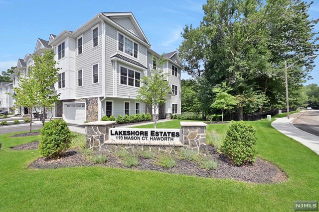 Brand new luxury Townhouse for rent, three floors, 3,306 SF. living space. 9 ft. Ceiling high, 3 bedrooms, 2 full baths, and 2 half baths. Open kitchen with grand center island, subzero refrigerator, Viking stove, wine cooler, living room with gas fireplace, master bedroom with Jacuzzi and shower, 2 large walk-in closets, 2 car garages. A lot of walking closets for the storage. Near Trans service. Minutes to the 18-hole private golf course at Haworth Country Club, an excellent Blue Ribbon School. Request Tenant insurance before moving in, credit check, and proof of income. One month's rent, one and a half months' security, and one month's broker fee. No pet No smoking. The tenant pays gas, electric, water, cable, and tenant insurance. No short-term rental. The one-year lease term can be longer. Address GPS 281 Lake Shore Dr. Haworth.