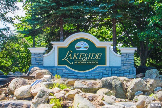 END UNIT TOWNHOUSE IN THE MAGNIFICENT LAKESIDE AT NORTH HALEDON COMMUNITY. SPACIOUS 4 BEDROOMS, 2.1 BATHS. FULL FINISHED WALKOUT BASEMENT.