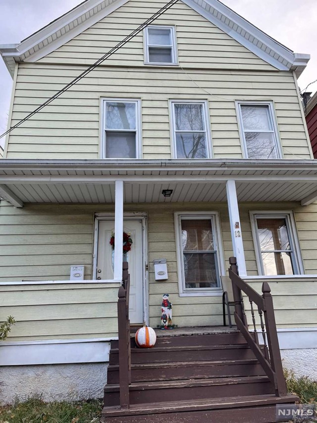 Renovated first floor apartment, open living room with eat-in kitchen, 2 bedrooms, full bathroom and use of yard. All utilities are paid by tenant. Close to all, transportation, shopping, etc. Credit min 650, no pets, no laundry.