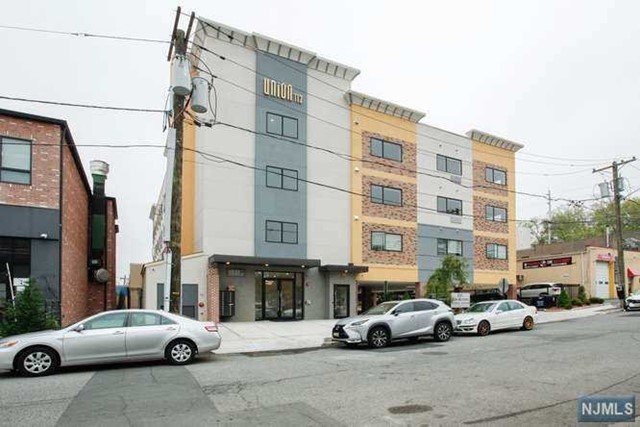2 BEDROOM 2 BATH FEATURES GRANITE KITCHEN WITH STAINLESS STEEL APPLIANCES, HARDWOOD FLOORS THROUGHOUT AND EQUIPPED WITH WASHER AND DRYER. RENT INCLUDES WATER, HOT WATER AND 1 PARKING SPACE. GREAT LOCATION WITH EASY FAST ACCESS TO ROUTE 46, 80, 95 AND THE GWB AND IS WALKING DISTANCE TO MANY SHOPS, RESTAURANTS, CAFE, SPA AND SHOPRITE. $150 MOVE IN FEE AND $350 REFUNDABLE MOVE IN DEPOSIT