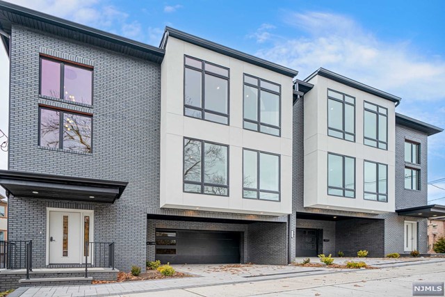 Brand New 3-story Oversized duplex for rent. Convenient access to all. Immerse yourself in a meticulously crafted modern luxury townhouse within a 3500 Sqft. Open floor concepts, abundant natural light to flood the interior, setting it apart from the standard duplex design. Access directly from the ground floor which also comes with large rec room, wet bar and a full bath. Witness impeccable design, from 4 1/2 inch oak floors and high ceilings. Second Floor Includes Primary Bedroom & Bathroom, 2 Addt Bedroom+ A Full Bathroom. Main Suite Includes Walk-in Closets, and Primary Bathroom- Dual Vanities, Soak in Tub, Wall Mounted Toilet. More pics are coming...