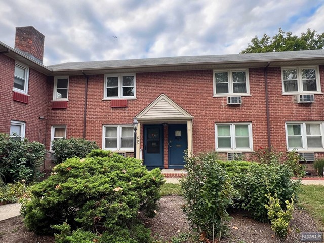 updated 2 bedroom apartment on the second floor. Heat and hot water included in the rent. Freshly painted interior and refinished hardwood floors. Close to schools, parks, shopping and transportation. Parking spot for additional $50 per month. Good credit is a must