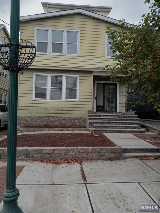 Luxury & bright apartment completely renovated, features : 1 bedroom, large living room, good size eat in kitchen, dishwasher, modern full bathroom, hardwood floors, large closets, central Air, direct view to New York. Laundry hook-ups in the basement, plus overnight parking space for 1 car only .Very close to transportation, schools, parks and worship. Application, tenant background check, interview and proof of ability to pay rent required, tenant responsible for Utilities. NO PETS. NO SMOKING. A Must See..