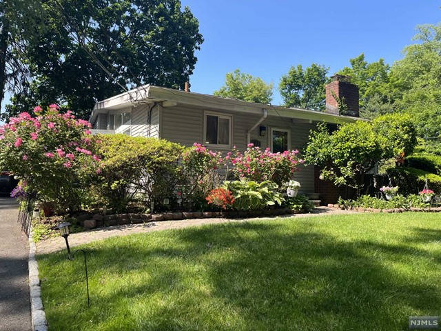 One Bedroom in lovely home on lovely street with shared bathroom, kitchen, living room and yard. Utilities are included. Use of backyard o.k. as long as scheduled with the owner. Lovely area on the border of Bergenfield and Teaneck.
