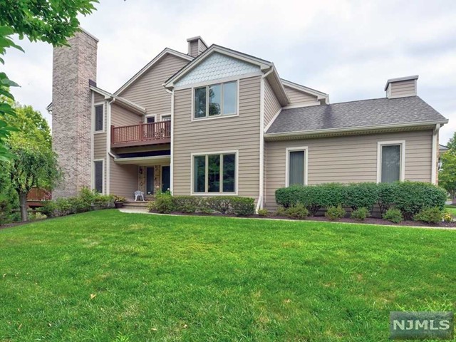 Welcome Home! This Meticulously Well-Kept Townhome Offers 4 BR, 3.5 Bath(s) & Over 3300 SqFt. Rare Find! True Corner End Unit, Sitting Hilltop In The Highly Desirable Longview Community. Updates Galore! Avon Model. Grand Entry Way, Spacious Living Rm W/Wood-Burning Fireplace & New Trex Deck. Dining Rm W/ Chair Molding. Updated Kitchen W/ Cherry Wood Cabinets, Granite, Breakfast Nook & BBQ Patio. Butler's Pantry W/Granite & Wine Cooler, Cozy Den. 2nd Level W/ 3 Spacious RM's, 2 Bath(s), Laundry Rm, Skylights, Balcony, Owner's Retreat W/ Jetted Tub & Walk-In Closets. Large BR & Sun-drenched Office. Finished Basement W/Family Rm, BR, Bath, Storage Rm. Private Patio. Incredible Views From All 4 Sitting Areas. Pool, Tennis, & Gym. Montville Schools & Nearby Mass Transit. Come Live The Luxury Lifestyle!