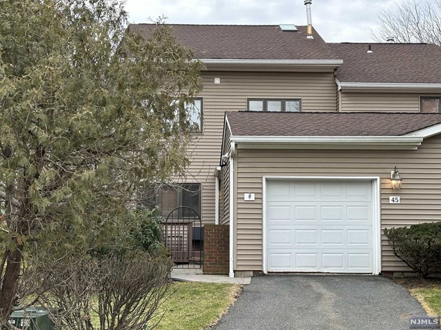 Welcome to 45 Southerland. This lovely townhome offers the perfect blend of comfort, style, & functionality. Located in Apple Ridge, it offers a cozy retreat yet conveniently close to urban amenities. Step inside & appreciate the updated kitchen w/center island & additional dining area: a chef's dream, featuring modern appliances, sleek countertops, & plenty of cabinet space for storage. Whether you're whipping up a quick meal or preparing a gourmet feast, you'll find everything you need right at your fingertips. The large LR/DR centers around a fireplace & access to a deck. Venture upstairs & find 2 BR, each w/ample closet space. The primary en-suite has double sinks & skylights to bring ample natural light in. A second full bath & laundry complete the 2nd flr. The loft area provides additional versatile space, ideal for use as a home office, playroom, or relaxation area. Other amenities include access to community amenities: pool,tennis & club house. Don't delay! see it today!
