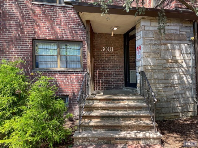 Welcome to Linwood Park Cooperative on a 30 Acres Park like setting and just one mile from the GW Bridge! This first floor, well maintained, two bedroom, 1 bathroom unit boasts hardwood floors, new windows (2023),updated bathroom, lots of closet space. Low maintenance which includes heat, hot water, taxes, and common areas. Spectrum (cable and internet) $55/monthly. Parking is available for $13 a month. On-site laundry facilities (on the 6th floor). Building situated right behind Linwood Plaza Shopping Center - H-Mart, Restaurants, Bank of America, CVS, Starbucks, etc. Close proximity to major highways and NYC transportation.