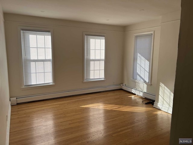 Freshly painted apartment at the heart of Rutherford within waling distance to the train station, bus lines and all the wonderful amenities Rutherford has to offer. This unit has spacious Living-Room, Eat-in-Kitchen, 1 Bedroom, and bathroom, plus laundry in the basement. Parking included. No pets, no smoking. Application with credit report with tenancy history and proof of ability to pay. Come see!