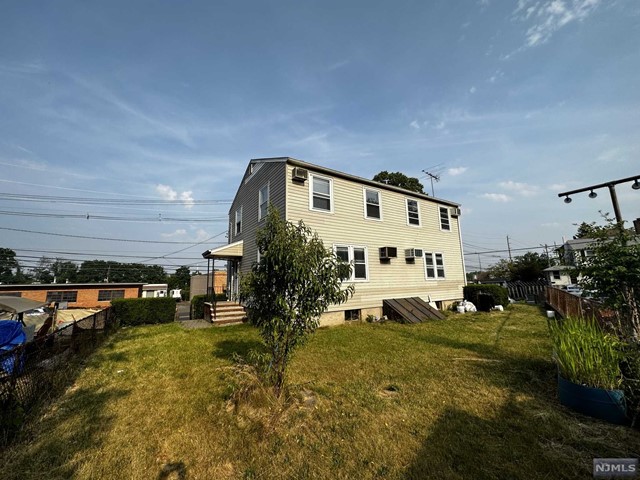 Warm and inviting, fully renovated 3 bedroom, 1 full bath unit in a side by side 2 family home. All new kitchen appliances. Hardwood floors throughout, wall a/c's, private & separate 2 car driveway. Full use of 1/2 unfinished basement, includes new washer & dryer and electric panel. Close to public transportation, one block away from Market Street. Shopping and restaurants very close by. Landlord requires credit score of 720 or above.