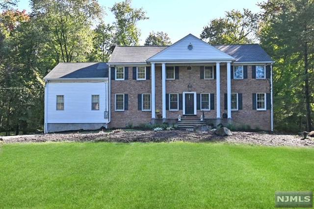 COME SEE THIS FABULOUS RENTAL ON A LOVELY STREET IN WOODCLIFF LAKE. THE CIRCULAR DRIVEWAY AND STATELY FRONT WELCOMES YOU TO THIS COLONIAL HOME. THERE IS A HUGE FINISHED GROUND FLOOR, WITH A BEDROOM, FULL BATH AND ANOTHER HALF BATH. EXTRA SPACE FOR A REC ROOM, OFFICE AND MANY OTHER OPTIONS. FRENCH DOORS LEAD TO THE BACKYARD AND THERE IS DIRECT GARAGE ACCESS. SEPARATE LAUNDRY ROOM. THE FIRST FLOOR BOASTS, A HUGE EAT IN KITCHEN WITH A GRANITE ISLAND AND PLENTY OF CABINETS. THE SPACE IS ENDLESS. FORMAL DINING ROOM. OFFICE, LIVING ROOM, LIBRARY AND DOORS LEADING TO THE OUTSIDE DECK. THE SECOND FLOORS HAS A PRIMARY BEDROOM WITH A FIREPLACE, FULL BATH AND EXPANSIVE WALK IN CLOSET.THERE IS ANOTHER BEDROOM WITH A BATHROOM AND LOFT AREA. TWO MORE BEDROOMS AND ANOTHER FULL HALLWAY BATH.THE SECRET STAIRCASE FROM THE PRIMARY BEDROOM LEADS TO THE FABULOUS LIBRARY.LARGE LOT, PERFECT FOR ENTERTAINING SPACE.