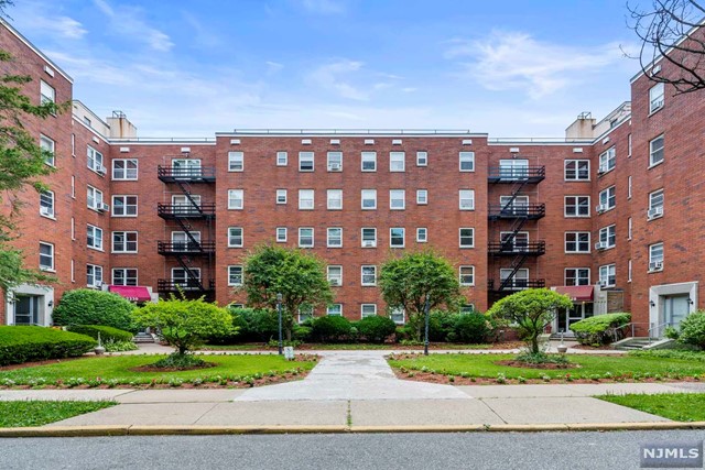 Bella Vista at its finest! South facing apartment is filled with natural sunlight - bright, vibrant and airy... Beautifully renovated, newer appliances, new blinds, hardwood floors. It was just freshly painted and ready for an immediate occupancy. Sparkling clean! Heat, hot/cold water and a private garage are included in rent. NYC bus stop is steps away. Close to shopping, parks and all major highways. Superb location in a park-like setting! Due at lease signing: 1st month rent, 1.5-month security, 1-month broker fee, $75(Mon-Fr) or $100(Sat) building move-in fee, $350 refundable moving day damage deposit. No smoking inside apartment. No pets.