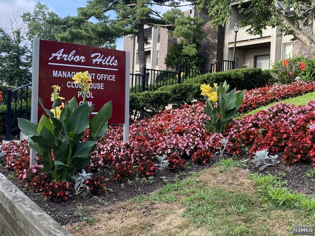 Beautifully remodeled unit in a gated community with clubhouse&two pools. Unit is a 1st floor unit with all SS appliances, eat-in kitchen, large bedroom and living room. Laundry room located near building. Assigned parking. Monthly fees are $431.24 + $250 (maint.&taxes) $681 total, $25 per vehicle