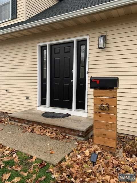 Renovated duplex style 3 Bedroom, 1.5 Bathroom unit located within walking distance to downtown shops, restaurants and train station; Updated kitchen with stainless steel appliances; refinished hardwood floors throughout; Attached 1 car garage included; Private access to side yard through kitchen/dining area; Move in condition