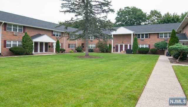 Lovely 1st floor, end unit in quiet complex, tucked away in desirable Park Ridge. This is one floor living at its' finest! Completely renovated, with hardwood floors throughout, stainless steel appliances, granite countertops, and custom Tuscan-styled decor in bathroom. Excellent schools. Close to shopping and transportation, buses and trains into NYC.