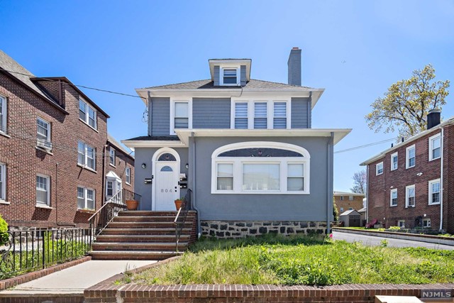 Come tour this sun drenched, completely renovated, one bedroom apartment in Fort Lee, NJ! Located in a very walkable area with bars and restaurants all within a couple of blocks. One block away from the bus stop. Coin Laundry in the basement. Heat, hot water, and parking included! Tenant is responsible for paying for electric only.